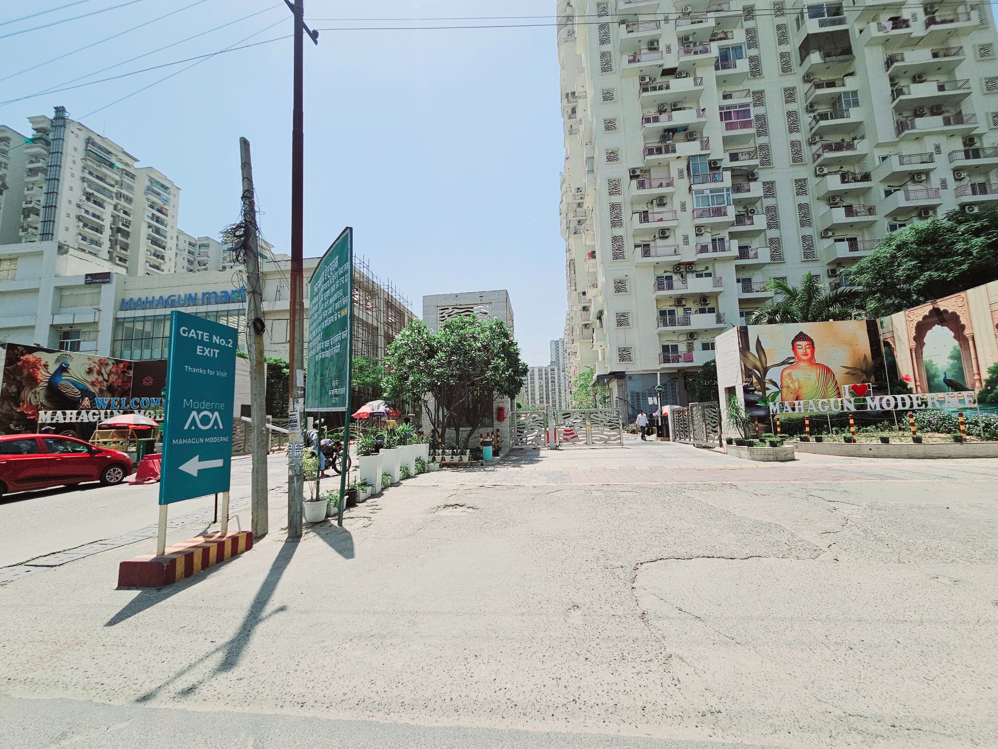 Mahagun Moderne, Sector 78 Noida