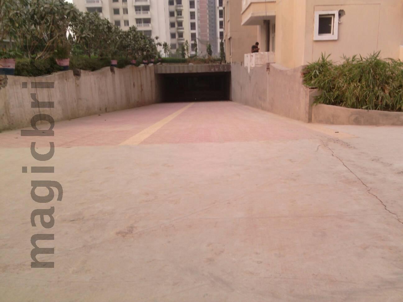 Amrapali Silicon City, Sector 76 Noida