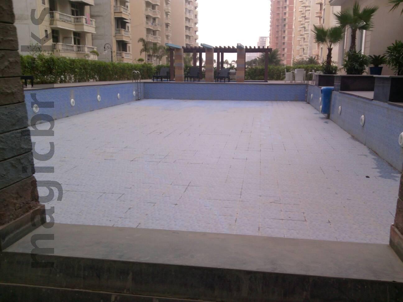 Amrapali Silicon City, Sector 76 Noida