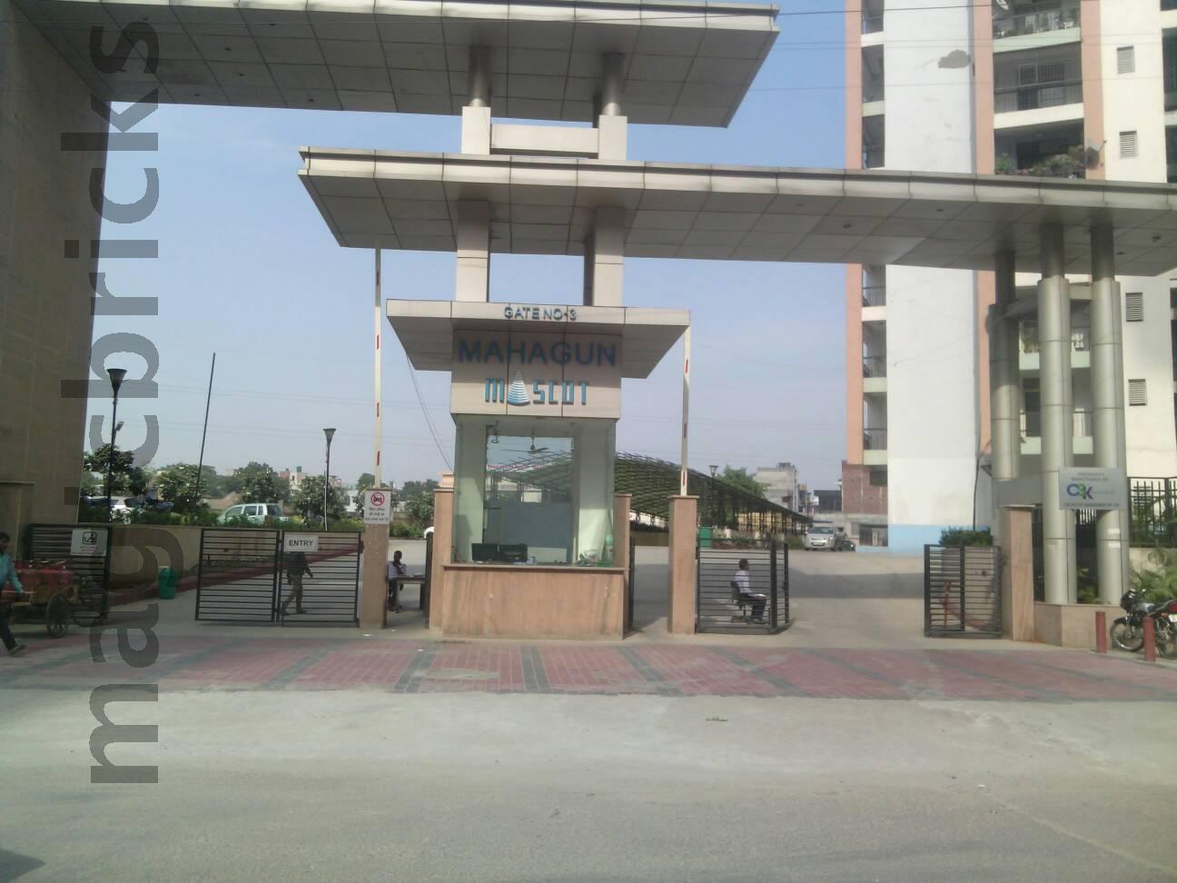 Mahagun Mascot, Crossings Republik Ghaziabad