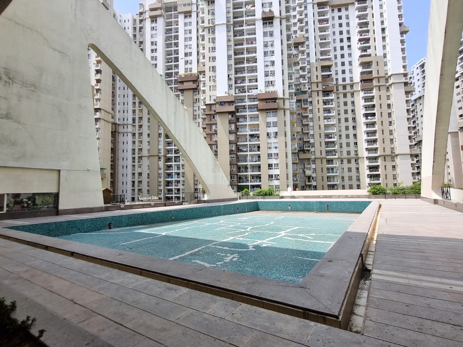 Lotus Boulevard, Sector 100 Noida