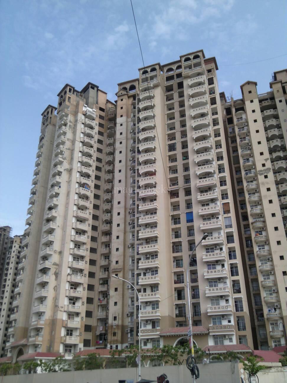 Amrapali Sapphire, Sector 45 Noida