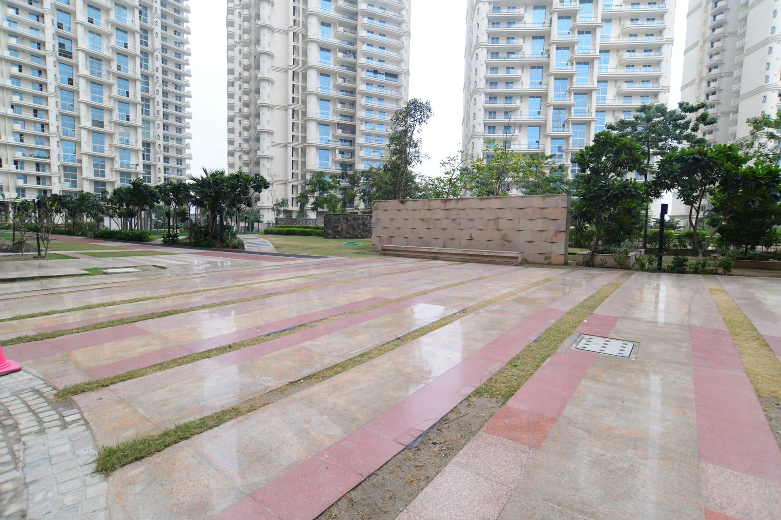 Mahagun Mezzaria, Sector 78 Noida