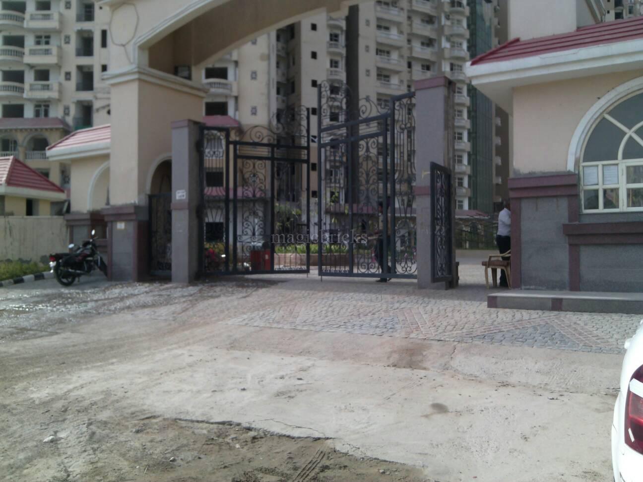 Amrapali Sapphire, Sector 45 Noida