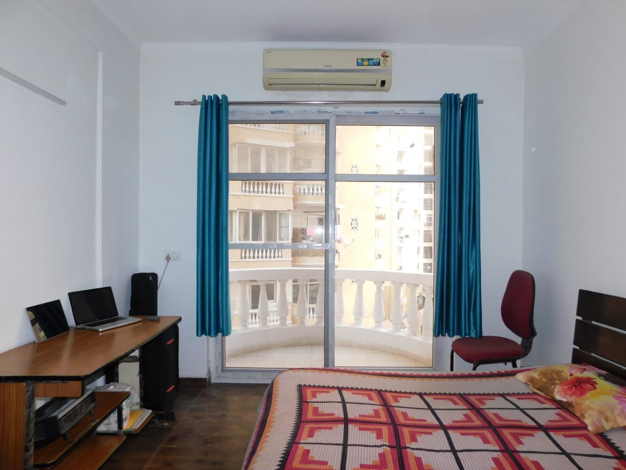 Amrapali Sapphire, Sector 45 Noida