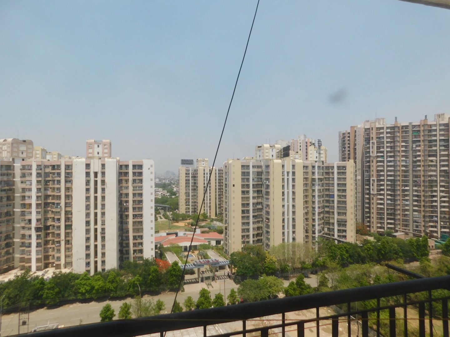 Amrapali Zodiac, Sector 120 Noida