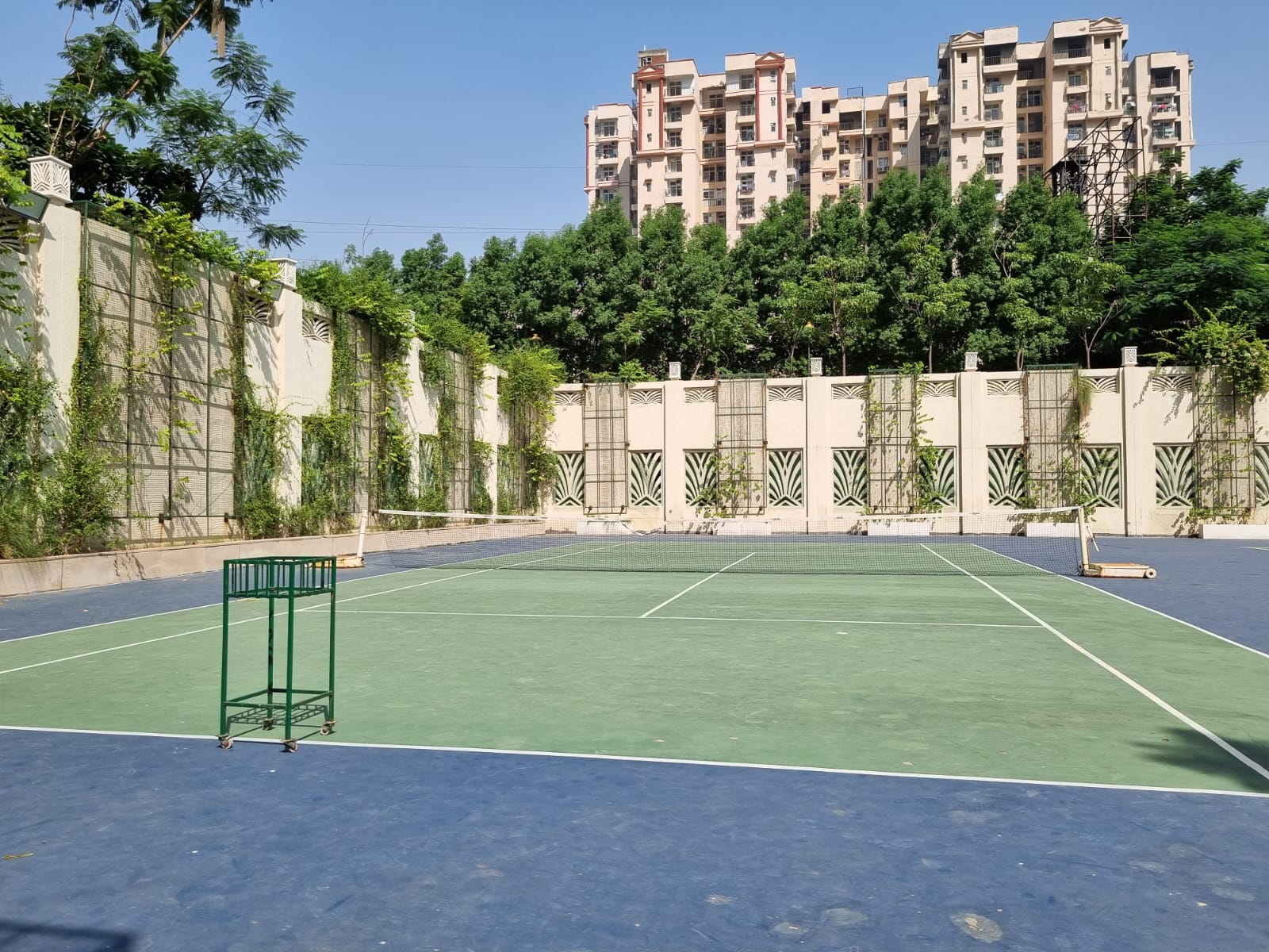 Mahagun Mezzaria, Sector 78 Noida